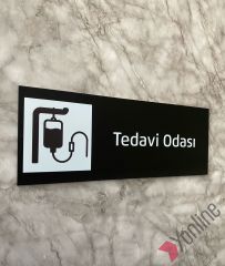 Tedavi Odası Siyah Kapı İsimliği
